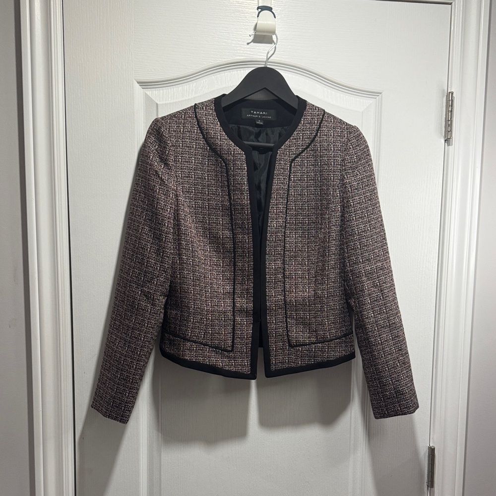 202-Tahari women's collarless tweed blazer jacket with black piping trim